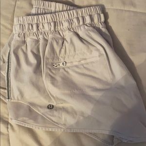 LULULEMON ATHLETICA HOTTY HOT SHORTS